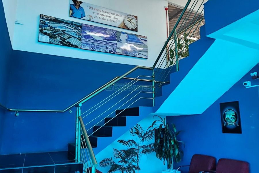 Pavilhão com 1622m², no bairro Santa Fé em Caxias do Sul para Alugar