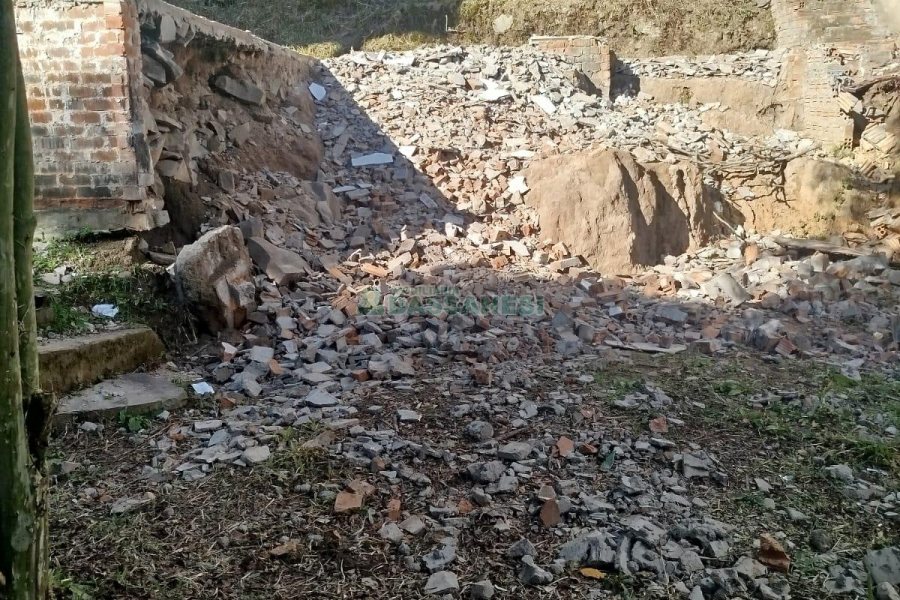 Terreno com 381m², no bairro Santa Corona em Caxias do Sul para Comprar