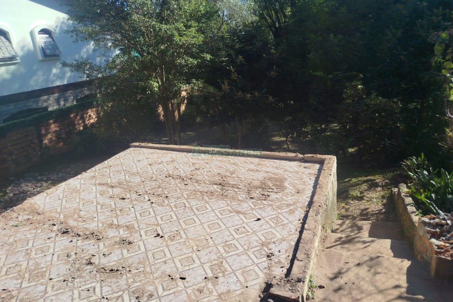Terreno com 381m², no bairro Santa Corona em Caxias do Sul para Comprar