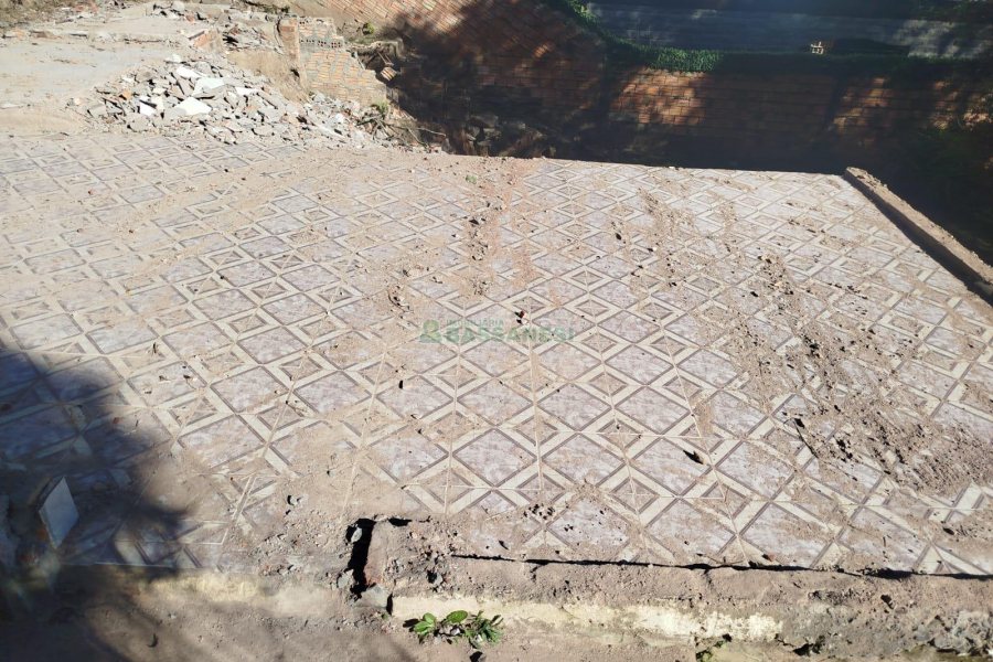 Terreno com 381m², no bairro Santa Corona em Caxias do Sul para Comprar