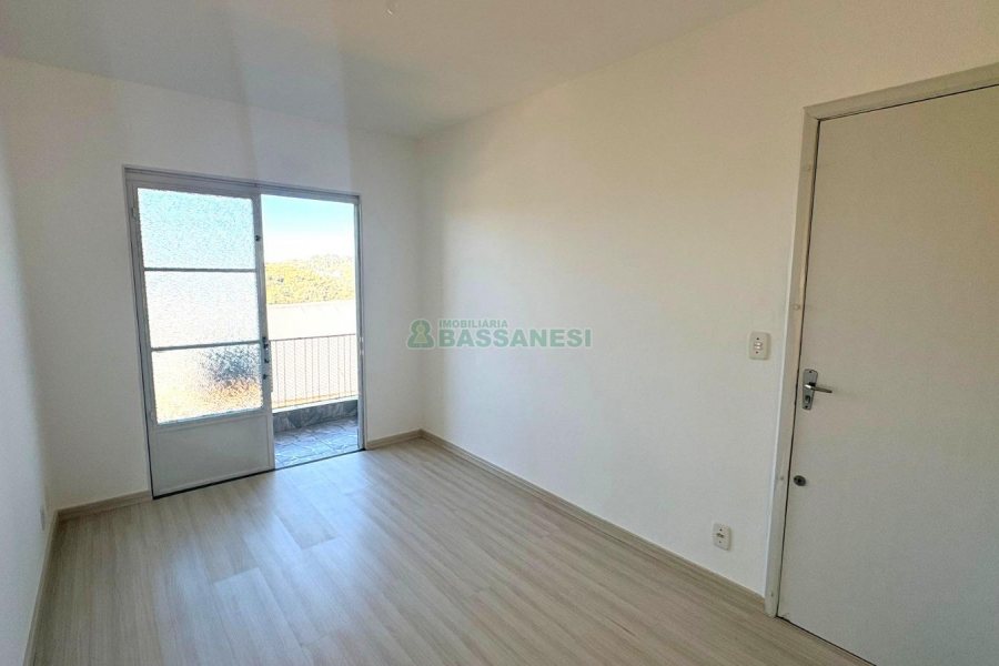 Apartamento com 68m², 2 dormitórios, 1 vaga, no bairro Cruzeiro em Caxias do Sul para Comprar