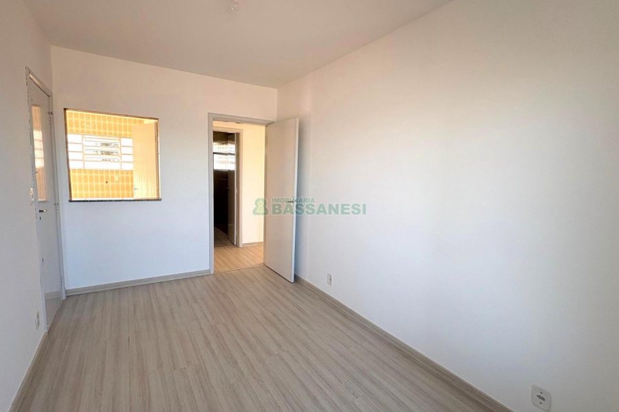 Apartamento com 68m², 2 dormitórios, 1 vaga, no bairro Cruzeiro em Caxias do Sul para Comprar