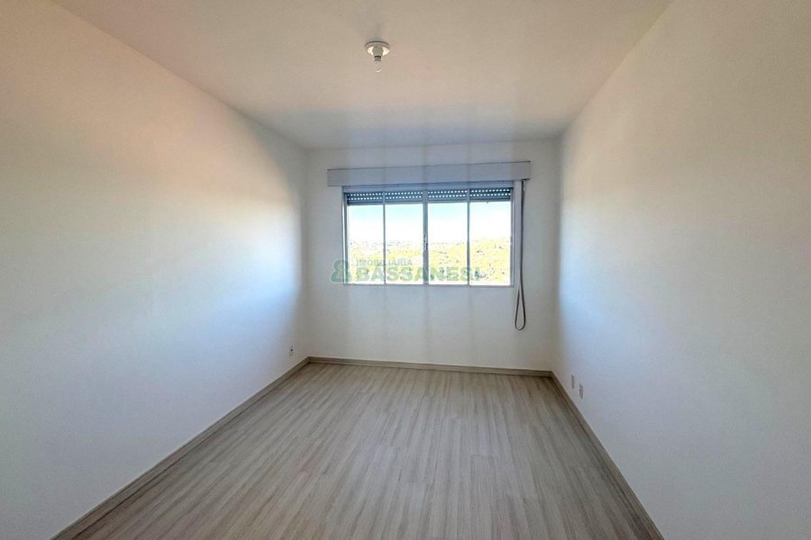Apartamento com 68m², 2 dormitórios, 1 vaga, no bairro Cruzeiro em Caxias do Sul para Comprar