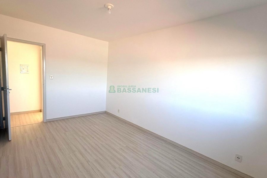 Apartamento com 68m², 2 dormitórios, 1 vaga, no bairro Cruzeiro em Caxias do Sul para Comprar
