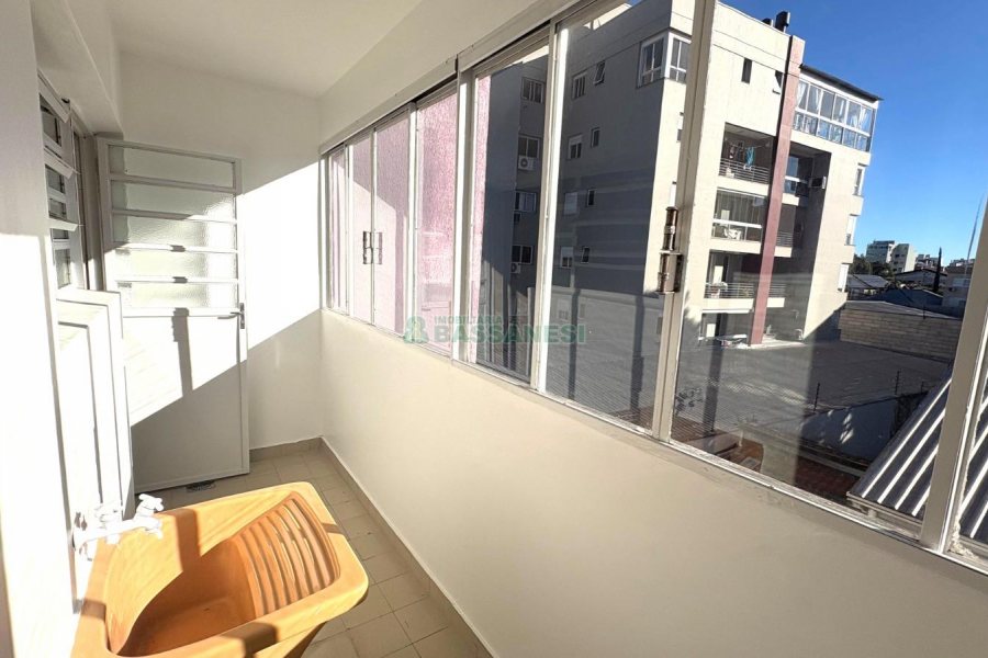 Apartamento com 68m², 2 dormitórios, 1 vaga, no bairro Cruzeiro em Caxias do Sul para Comprar