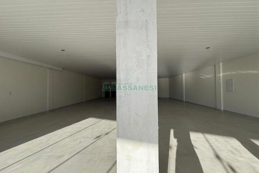 Loja com 260m², no bairro Fatima em Caxias do Sul para Alugar
