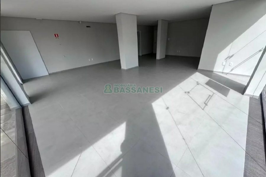 Loja com 200m², no bairro Pio X em Caxias do Sul para Alugar