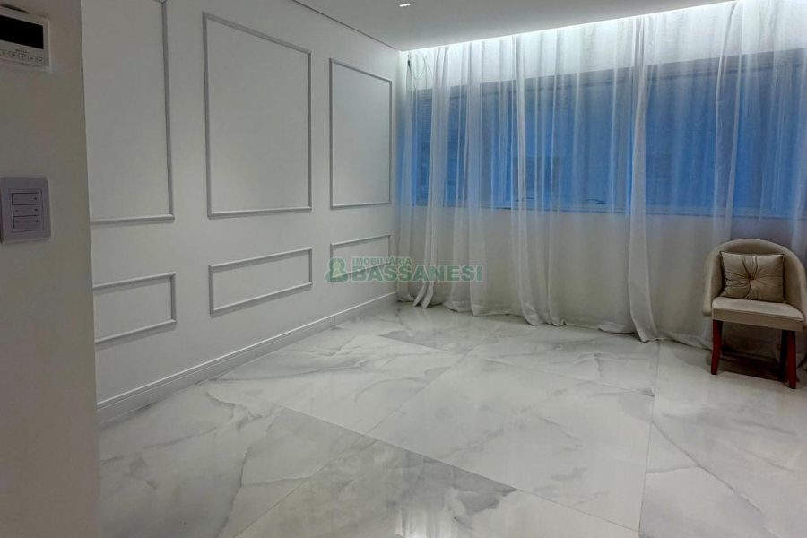 Sala com 34m², no bairro Centro em Caxias do Sul para Comprar