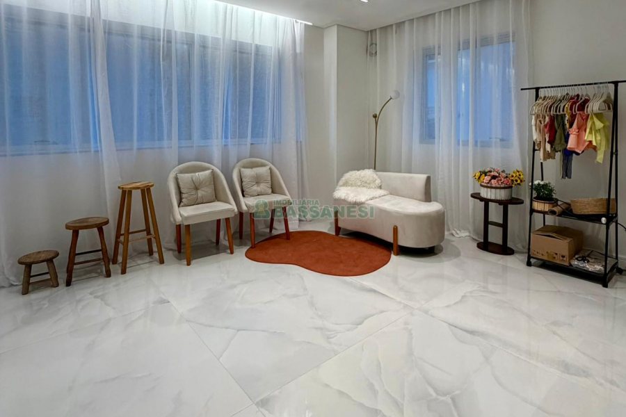 Sala com 34m², no bairro Centro em Caxias do Sul para Comprar