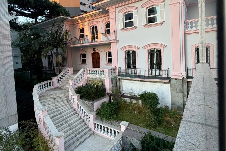 Sala com 34m², no bairro Centro em Caxias do Sul para Comprar