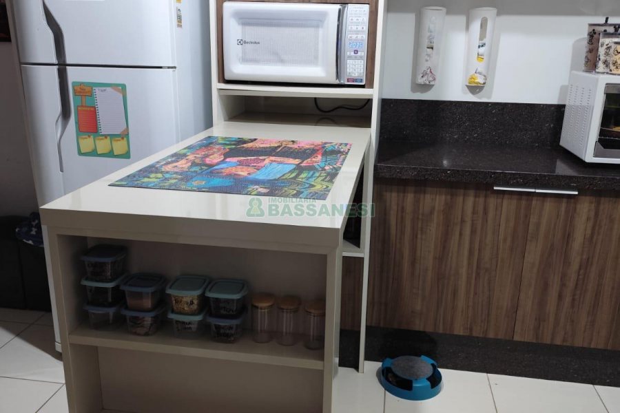 Sobrado com 99m², 2 dormitórios, 2 vagas, no bairro Ana Rech em Caxias do Sul para Comprar