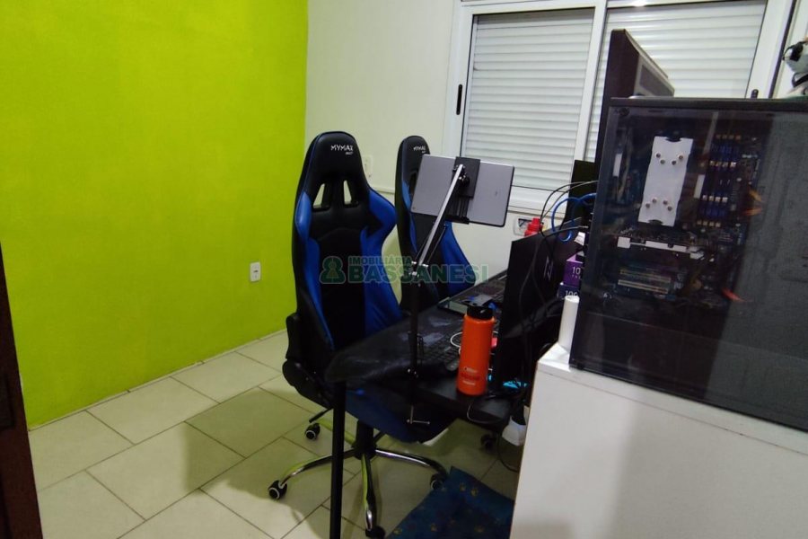 Sobrado com 99m², 2 dormitórios, 2 vagas, no bairro Ana Rech em Caxias do Sul para Comprar