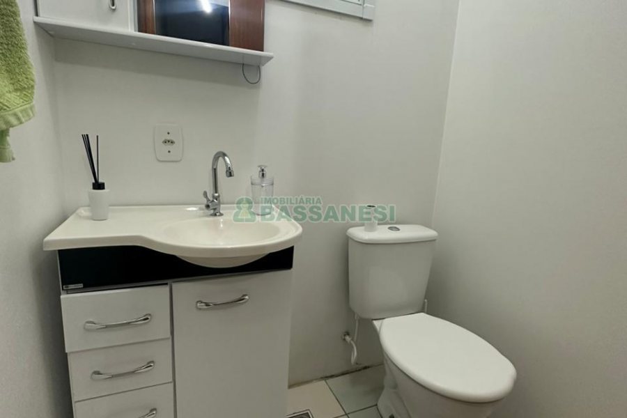 Sobrado com 99m², 2 dormitórios, 2 vagas, no bairro Ana Rech em Caxias do Sul para Comprar