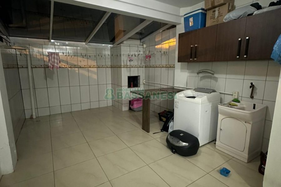 Sobrado com 99m², 2 dormitórios, 2 vagas, no bairro Ana Rech em Caxias do Sul para Comprar