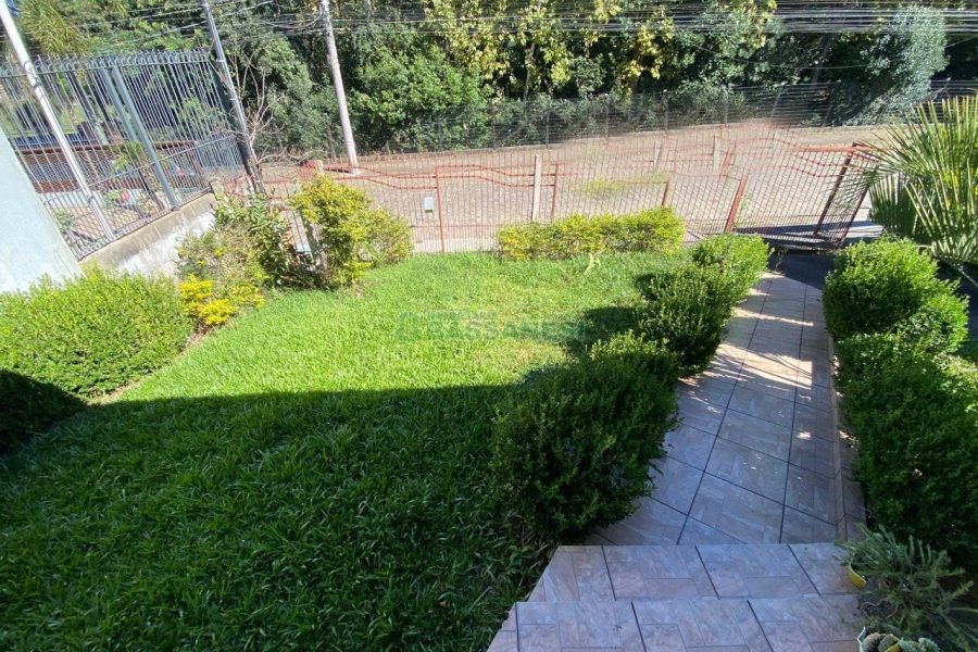 Casa Mobiliada com 90m², 3 dormitórios, 3 vagas, no bairro Desvio Rizzo em Caxias do Sul para Alugar