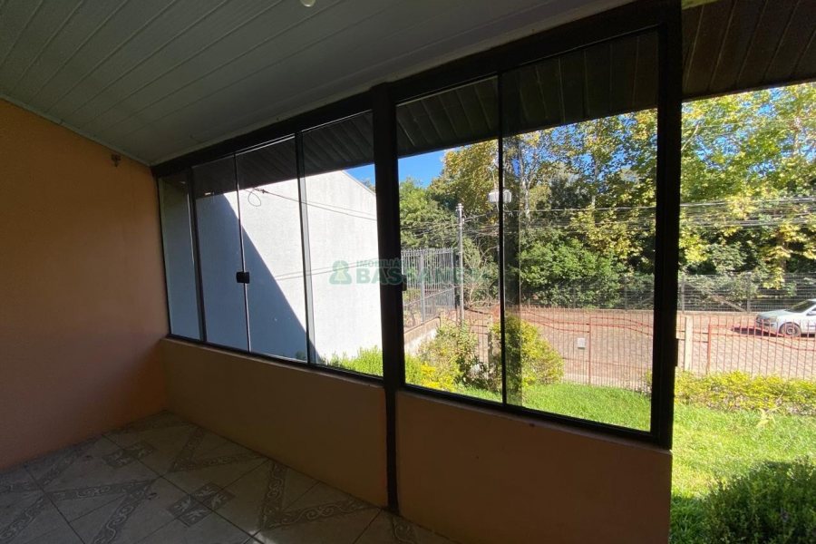 Casa Mobiliada com 90m², 3 dormitórios, 3 vagas, no bairro Desvio Rizzo em Caxias do Sul para Alugar