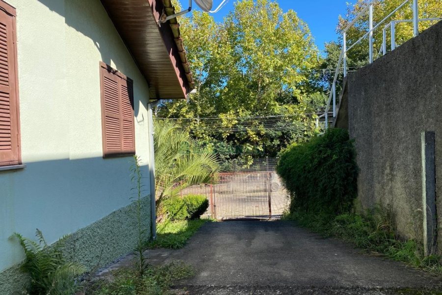 Casa Mobiliada com 90m², 3 dormitórios, 3 vagas, no bairro Desvio Rizzo em Caxias do Sul para Alugar