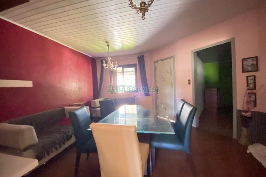 Casa Mobiliada com 90m², 3 dormitórios, 3 vagas, no bairro Desvio Rizzo em Caxias do Sul para Alugar