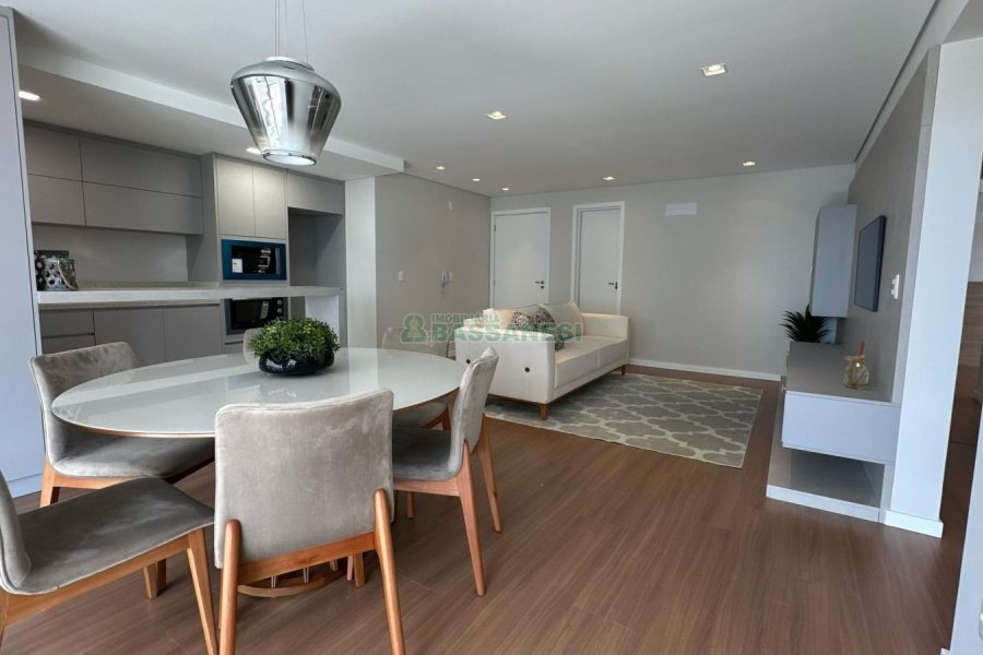 Apartamento com 125m², 3 dormitórios, 2 vagas, no bairro Madureira em Caxias do Sul para Comprar