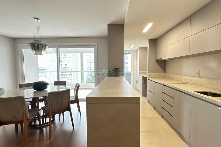Apartamento com 125m², 3 dormitórios, 2 vagas, no bairro Madureira em Caxias do Sul para Comprar