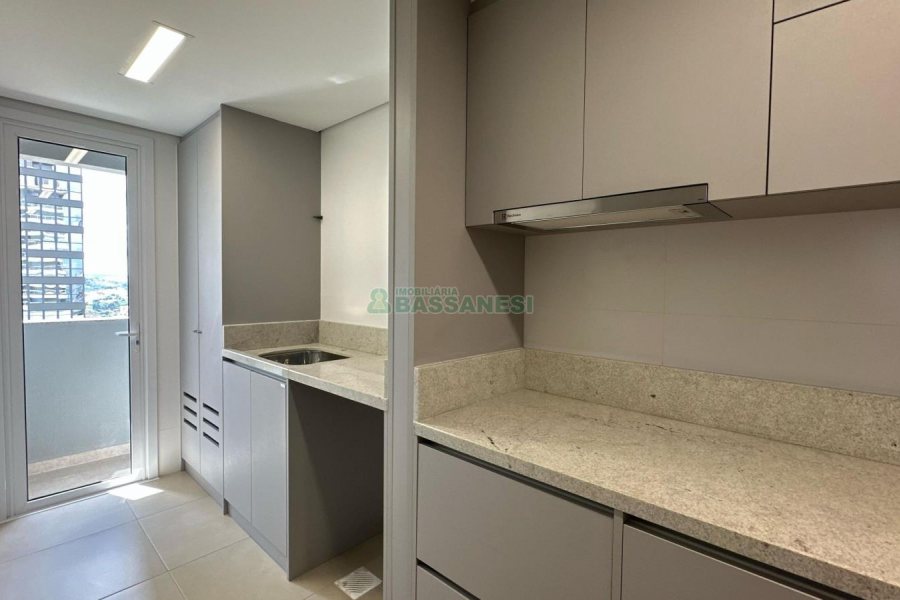 Apartamento com 125m², 3 dormitórios, 2 vagas, no bairro Madureira em Caxias do Sul para Comprar