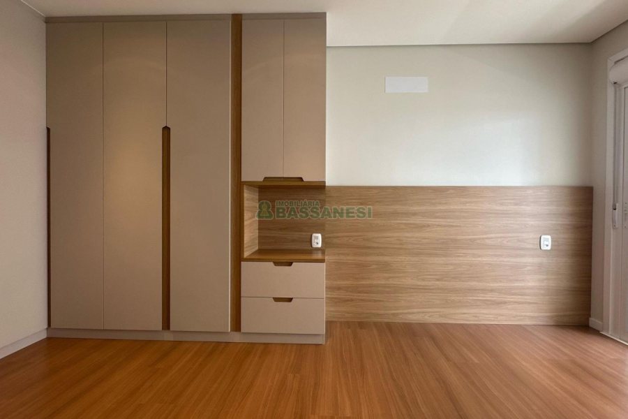 Apartamento com 125m², 3 dormitórios, 2 vagas, no bairro Madureira em Caxias do Sul para Comprar