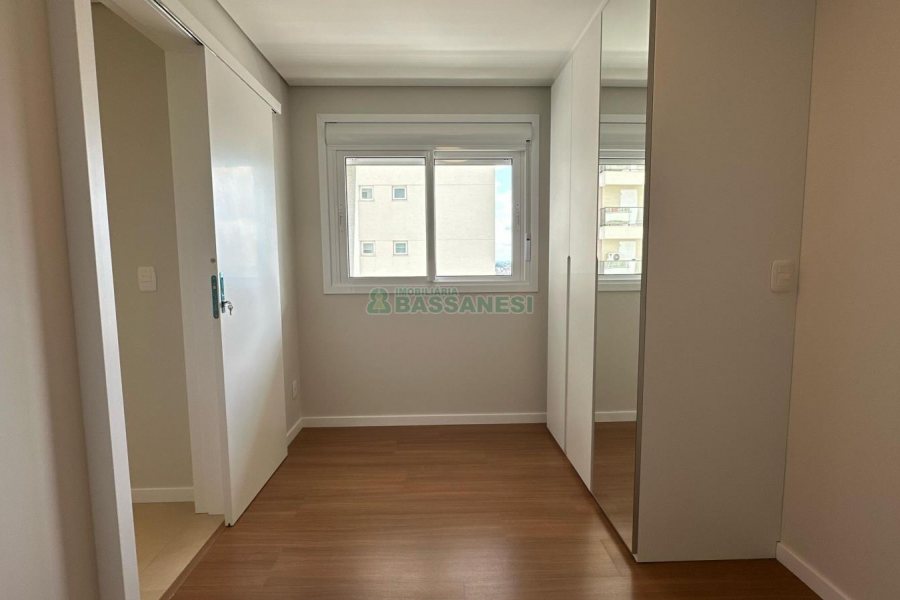 Apartamento com 125m², 3 dormitórios, 2 vagas, no bairro Madureira em Caxias do Sul para Comprar