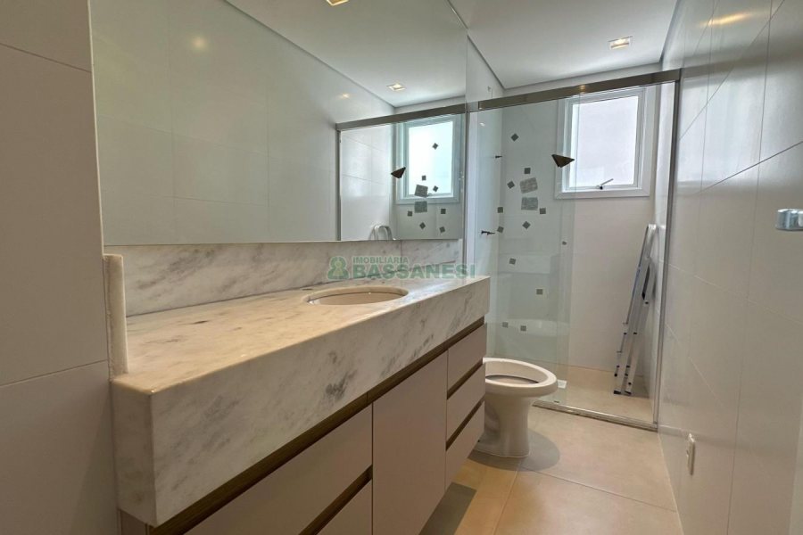 Apartamento com 125m², 3 dormitórios, 2 vagas, no bairro Madureira em Caxias do Sul para Comprar