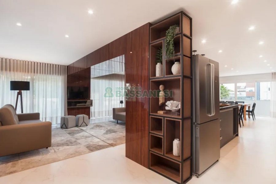 Apartamento com 125m², 3 dormitórios, 2 vagas, no bairro Madureira em Caxias do Sul para Comprar