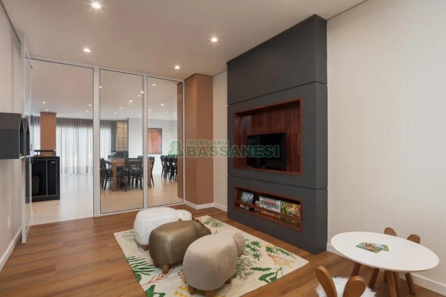 Apartamento com 125m², 3 dormitórios, 2 vagas, no bairro Madureira em Caxias do Sul para Comprar