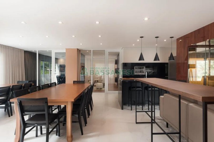 Apartamento com 125m², 3 dormitórios, 2 vagas, no bairro Madureira em Caxias do Sul para Comprar