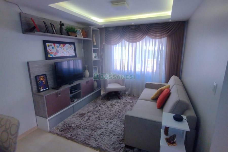 Apartamento com 65m², 2 dormitórios, no bairro Madureira em Caxias do Sul para Comprar