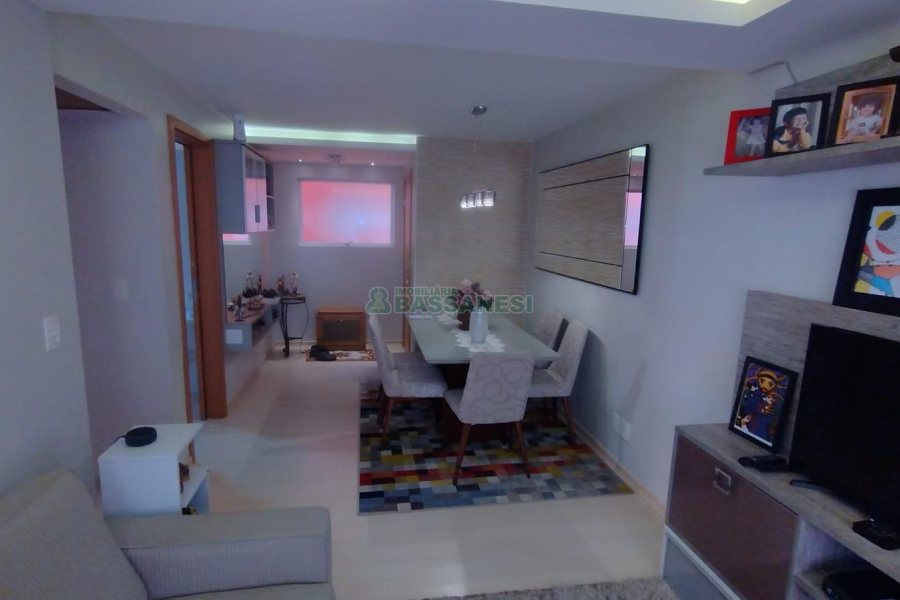 Apartamento com 65m², 2 dormitórios, no bairro Madureira em Caxias do Sul para Comprar