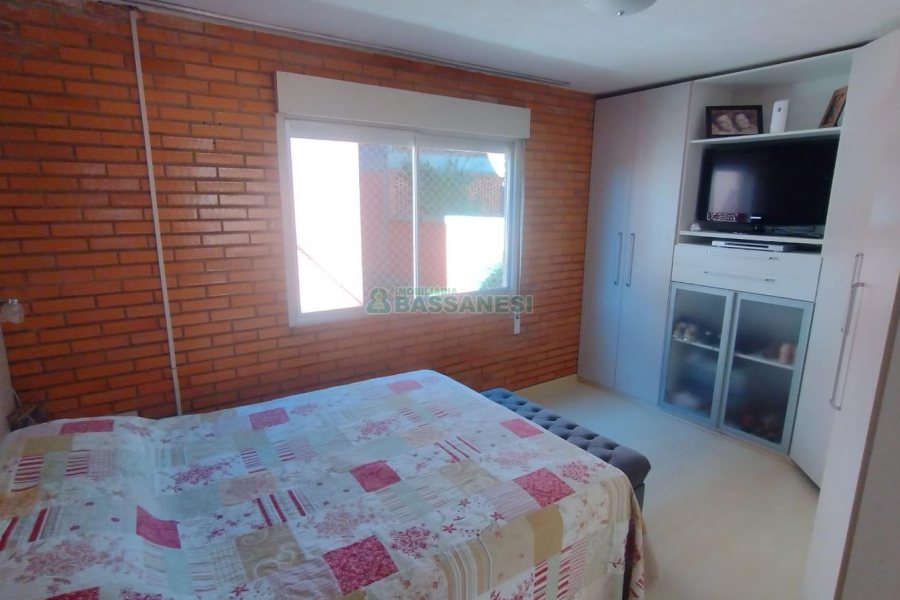 Apartamento com 65m², 2 dormitórios, no bairro Madureira em Caxias do Sul para Comprar