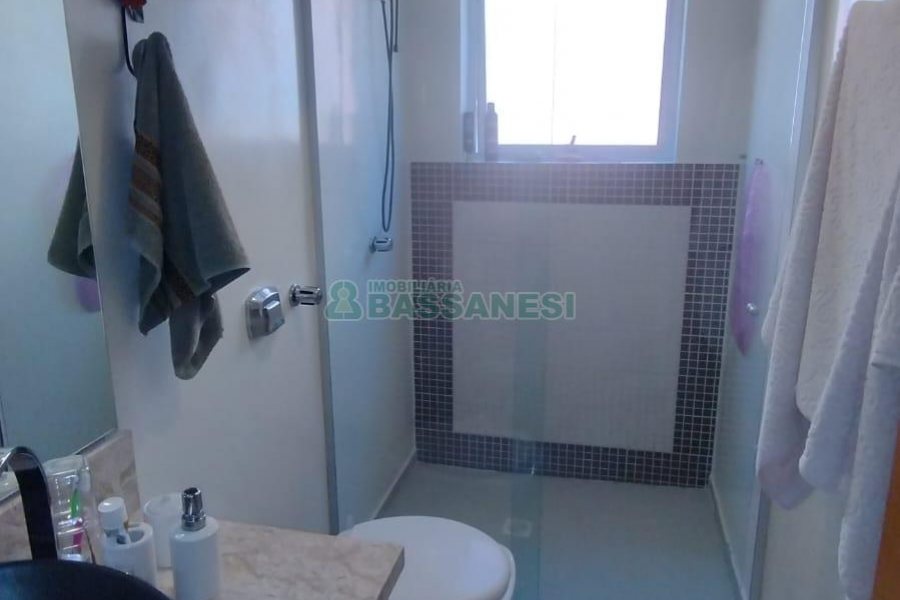 Apartamento com 65m², 2 dormitórios, no bairro Madureira em Caxias do Sul para Comprar