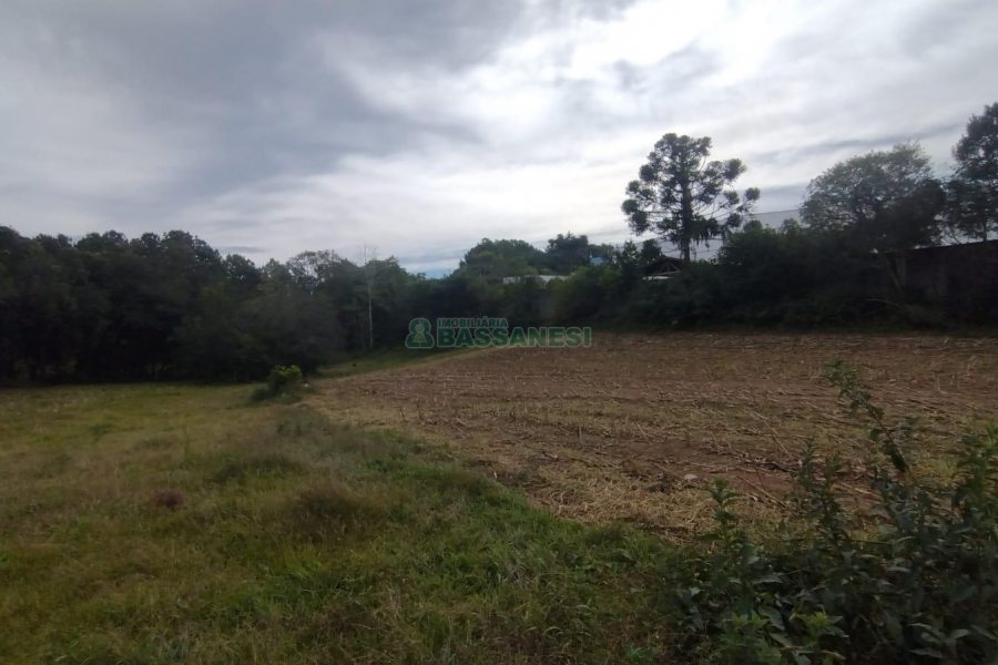 Chácara com 63810m², no bairro Cruzeiro em Caxias do Sul para Comprar
