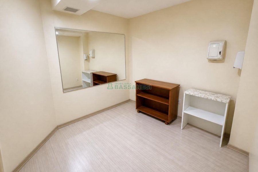 Loja com 560m², no bairro Lourdes em Caxias do Sul para Alugar