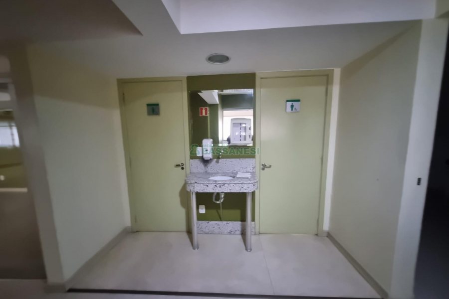 Loja com 560m², no bairro Lourdes em Caxias do Sul para Alugar