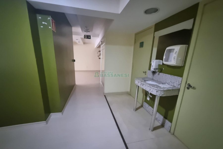 Loja com 560m², no bairro Lourdes em Caxias do Sul para Alugar