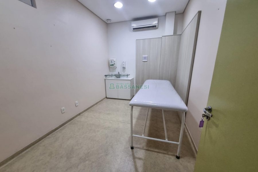 Loja com 560m², no bairro Lourdes em Caxias do Sul para Alugar