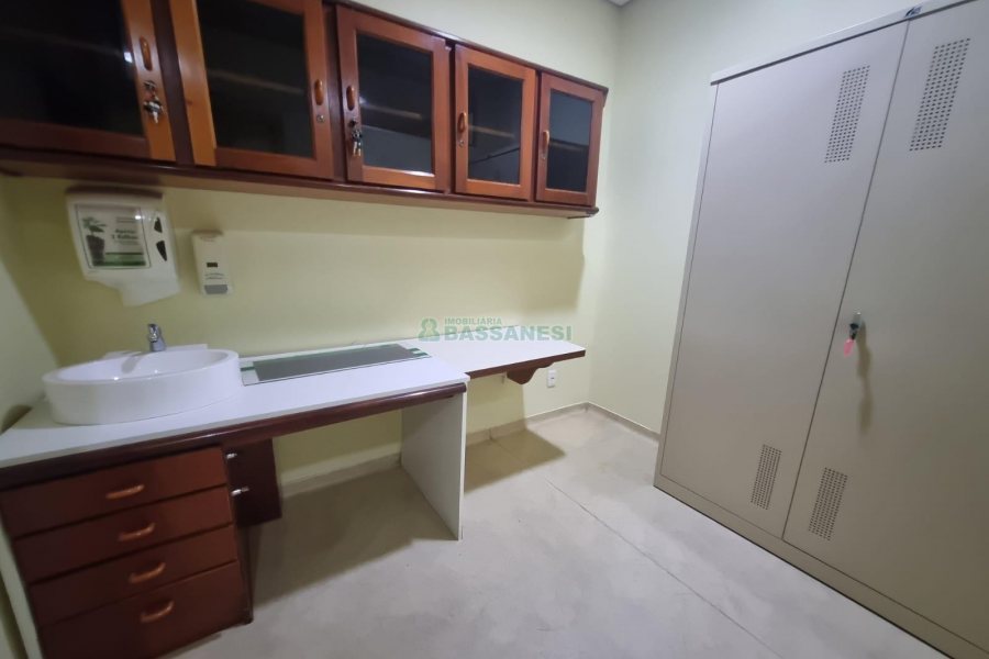 Loja com 560m², no bairro Lourdes em Caxias do Sul para Alugar