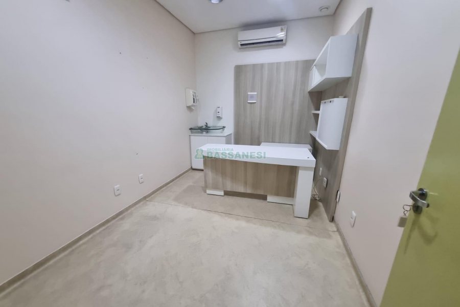 Loja com 560m², no bairro Lourdes em Caxias do Sul para Alugar