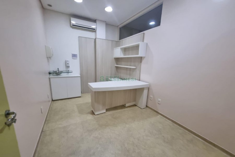 Loja com 560m², no bairro Lourdes em Caxias do Sul para Alugar
