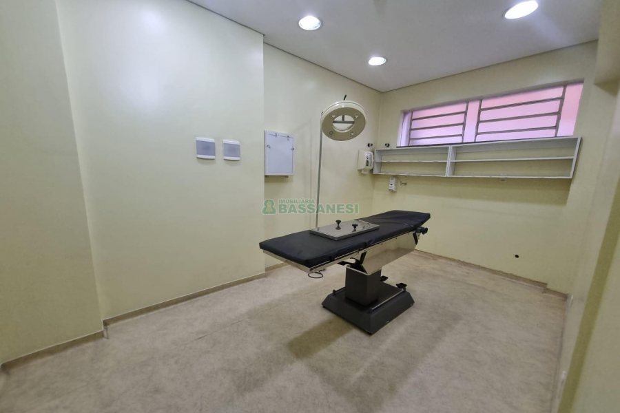 Loja com 560m², no bairro Lourdes em Caxias do Sul para Alugar