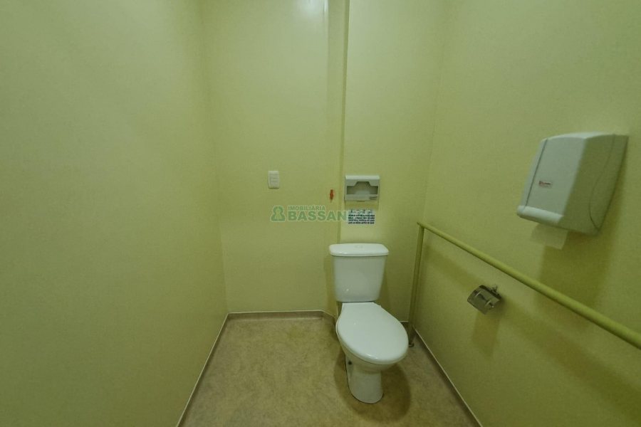Loja com 560m², no bairro Lourdes em Caxias do Sul para Alugar