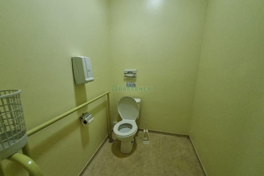 Loja com 560m², no bairro Lourdes em Caxias do Sul para Alugar