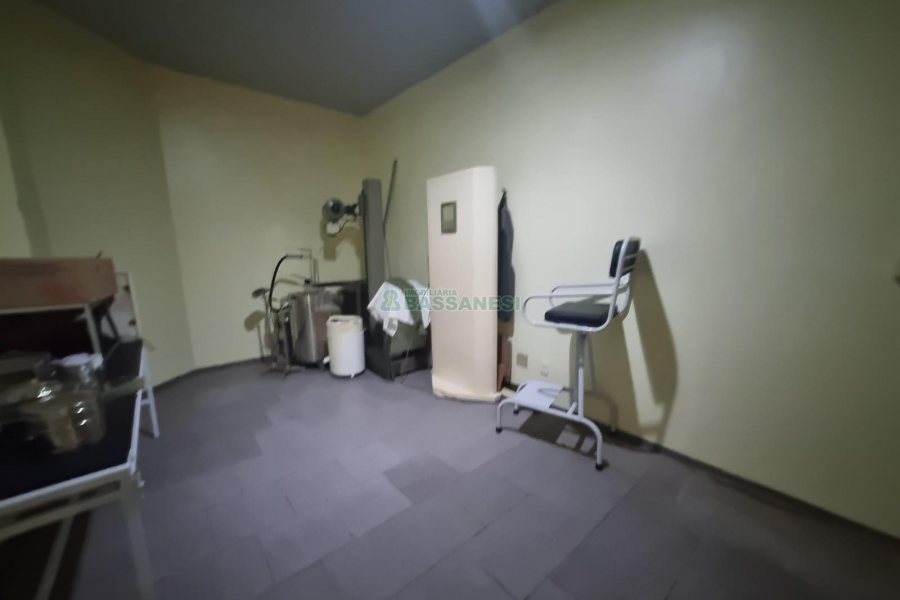 Loja com 560m², no bairro Lourdes em Caxias do Sul para Alugar