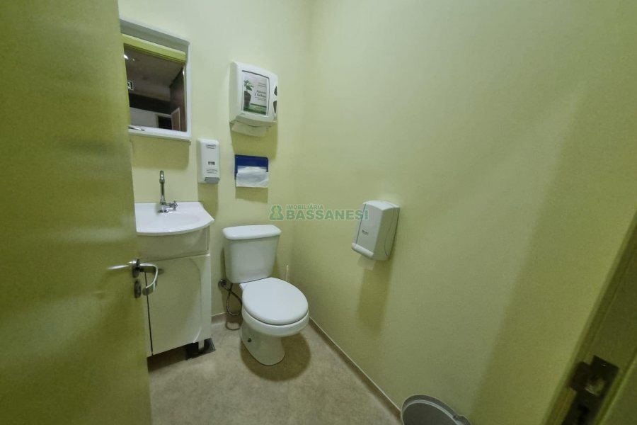 Loja com 560m², no bairro Lourdes em Caxias do Sul para Alugar