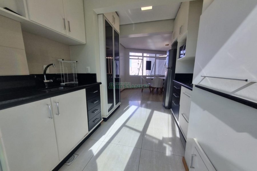 Apartamento com 96m², 2 dormitórios, 2 vagas, no bairro Jardim América em Caxias do Sul para Alugar