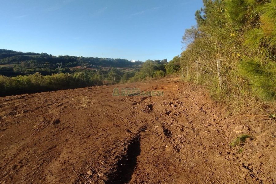 Terreno, no bairro Monte Bérico em Caxias do Sul para Comprar